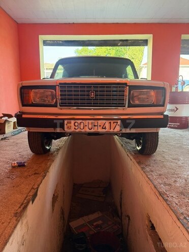 LADA (VAZ) 2107-1