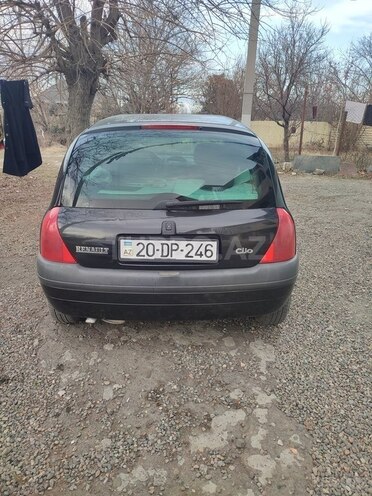 Renault Clio-2