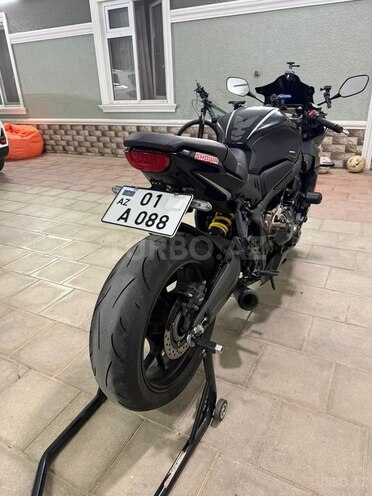 Honda CBR650R-2