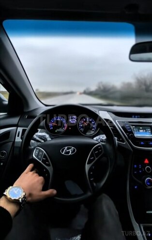 Hyundai Elantra-9