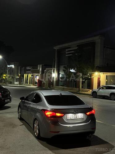 Hyundai Elantra-6