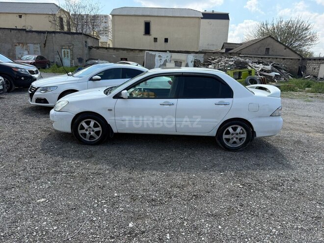 Mitsubishi Lancer-11