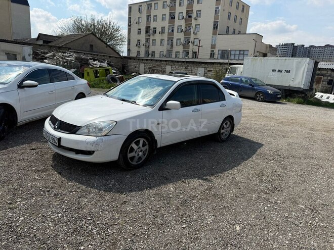 Mitsubishi Lancer-13