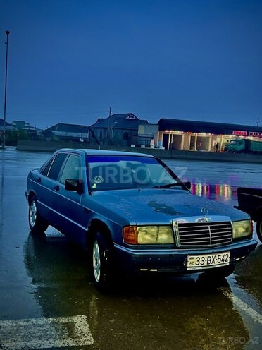 Mercedes 190-1