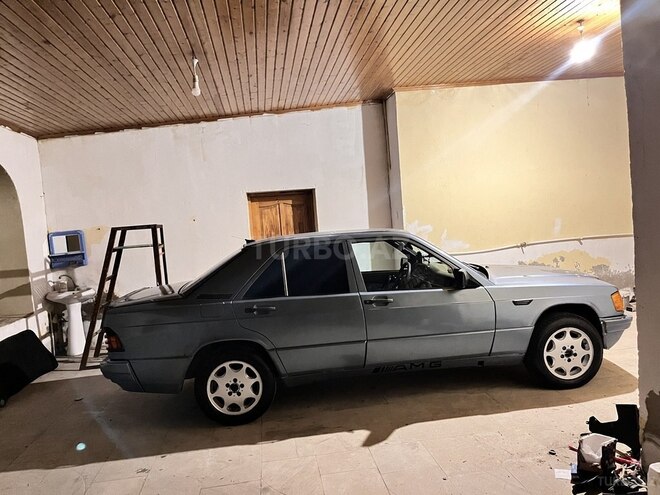 Mercedes 190-2