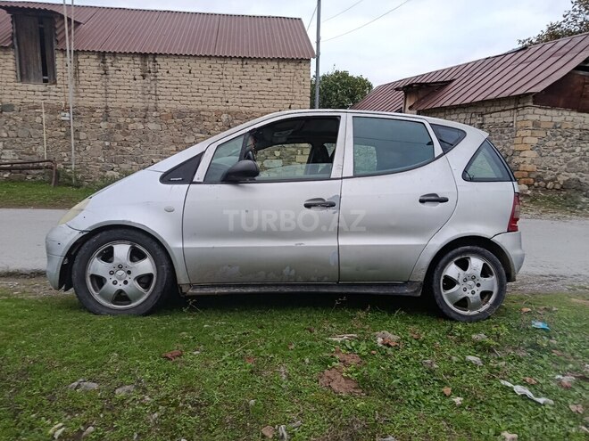 Mercedes A 190-4