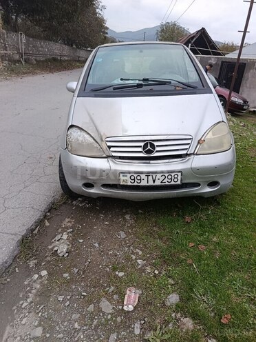 Mercedes A 190-1