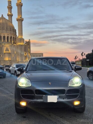 Porsche Cayenne S-2