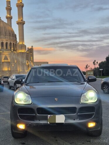 Porsche Cayenne S-4