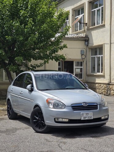 Hyundai Accent-1