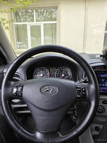 Hyundai Accent-5