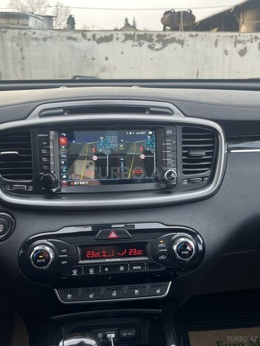 Kia Sorento-13