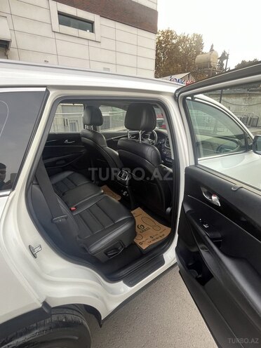 Kia Sorento-12