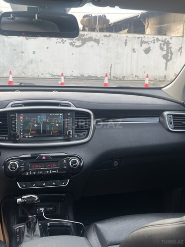 Kia Sorento-11
