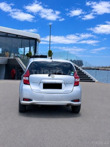 Nissan Note-7