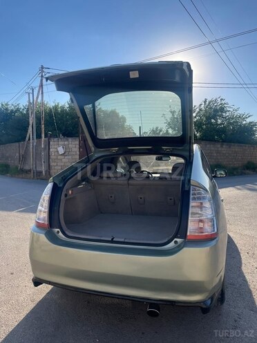 Toyota Prius-7