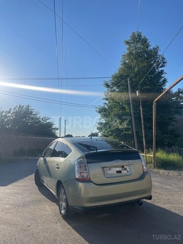 Toyota Prius-5