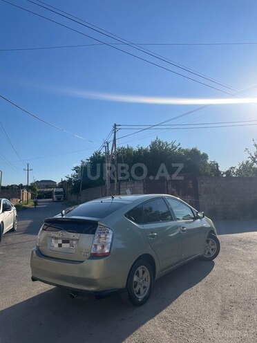 Toyota Prius-4