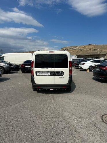 Fiat Doblo-5