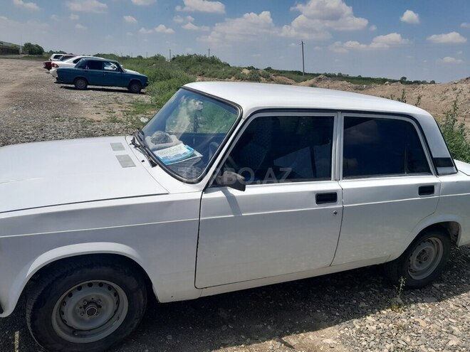 LADA (VAZ) 2107-2