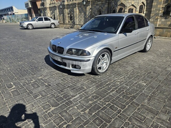BMW 320-1