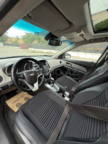 Chevrolet Cruze-10