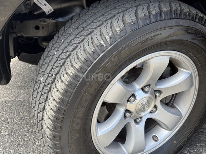 Toyota Land Cruiser Prado-12