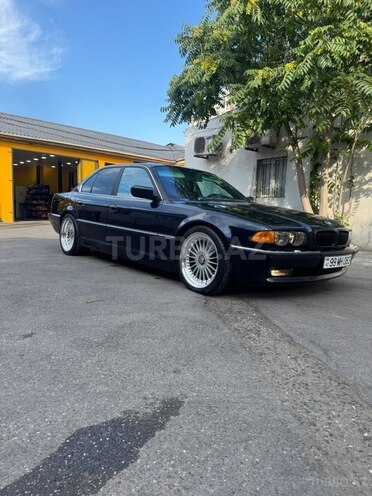 BMW 740-9