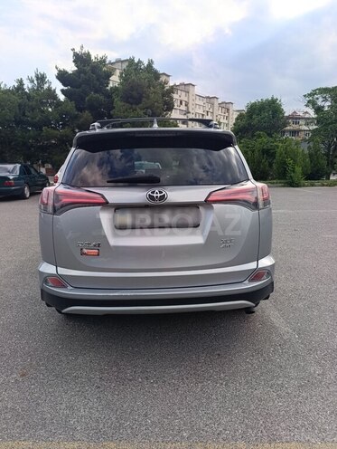 Toyota RAV4-3