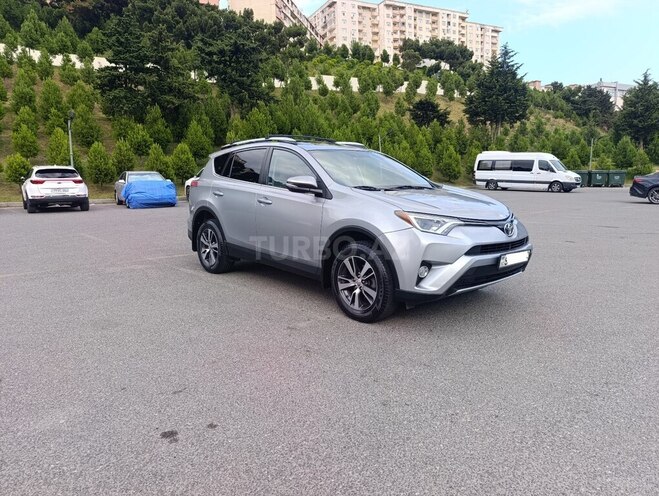 Toyota RAV4-11