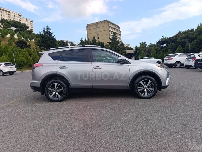 Toyota RAV4-13