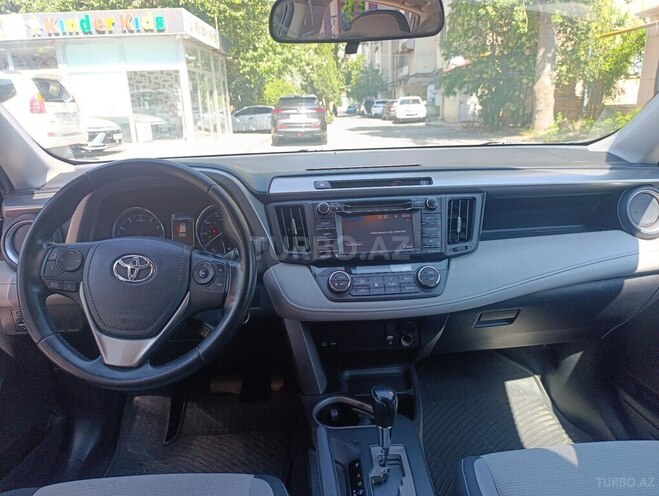 Toyota RAV4-16