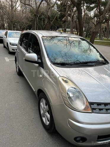 Nissan Note-7