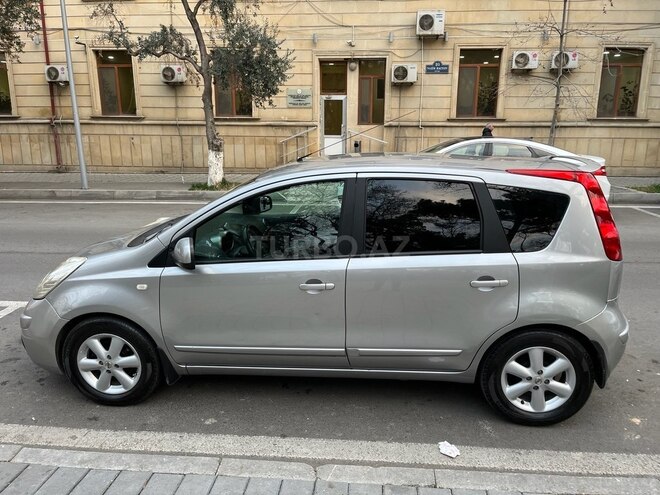 Nissan Note-8