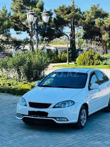 Daewoo Gentra-11