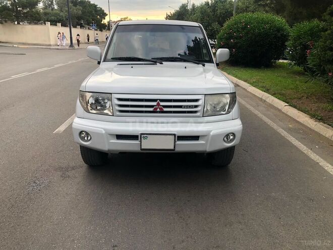 Mitsubishi Pajero io-1