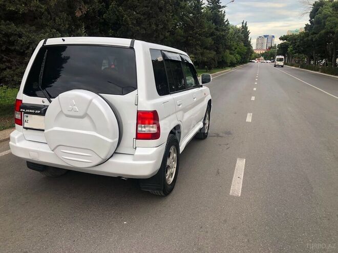 Mitsubishi Pajero io-4