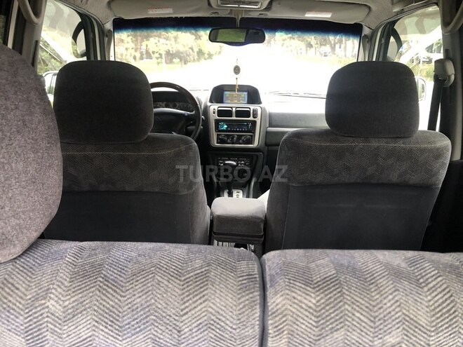 Mitsubishi Pajero io-7