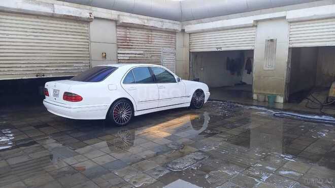 Mercedes E 320-4