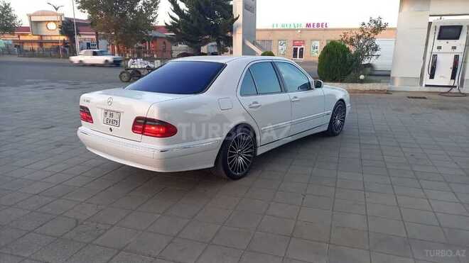 Mercedes E 320-7