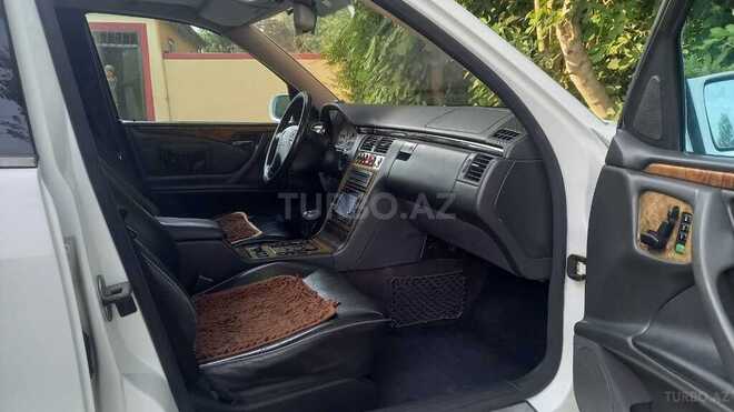 Mercedes E 320-3