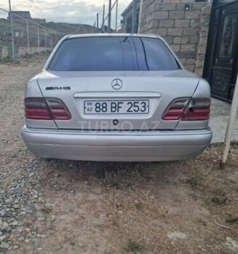 Mercedes E 280 4MATIC-12