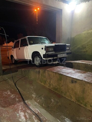 LADA (VAZ) 2107-1