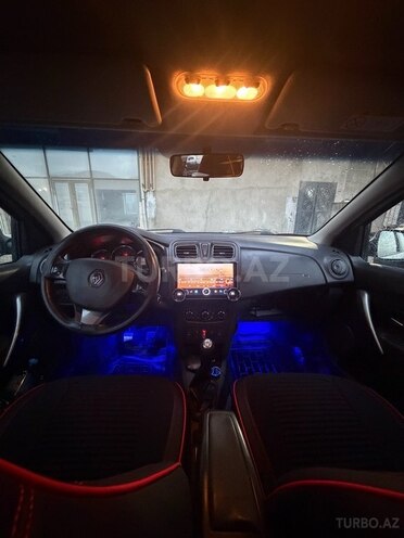 Renault Logan-5