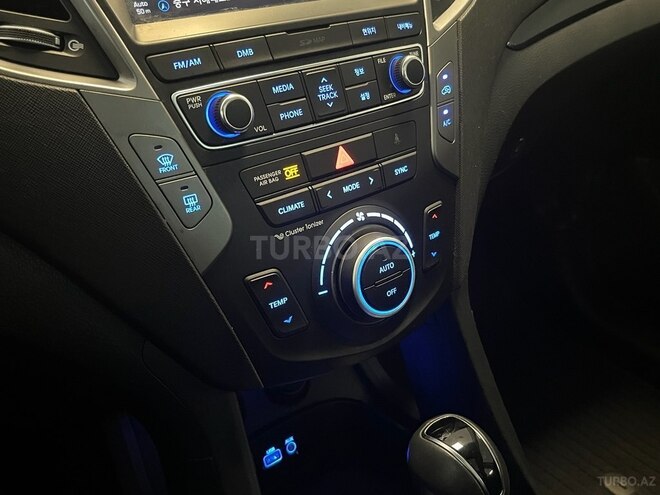 Hyundai Santa Fe-12