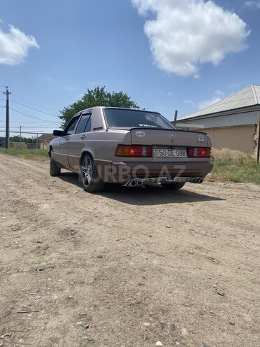 Mercedes 190-4