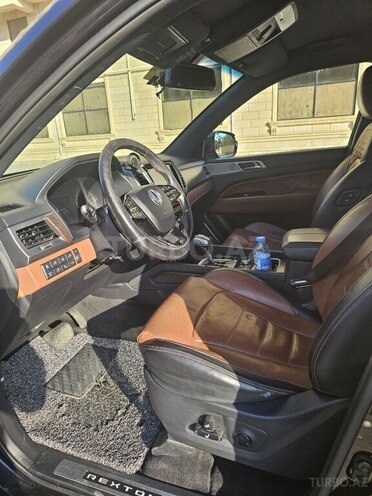 Ssang Yong Rexton-12