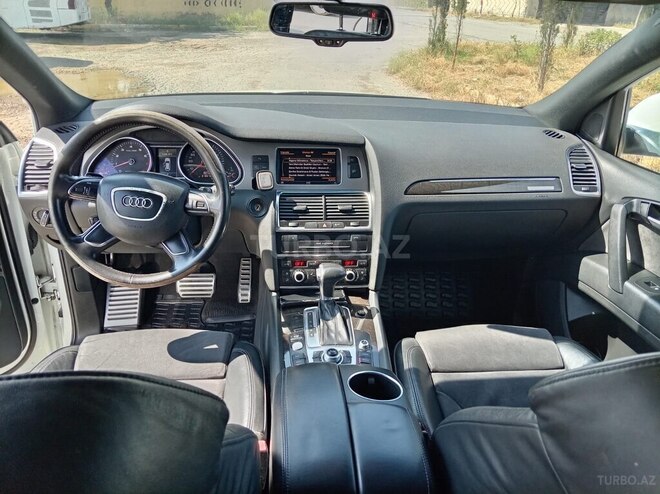 Audi Q7-3