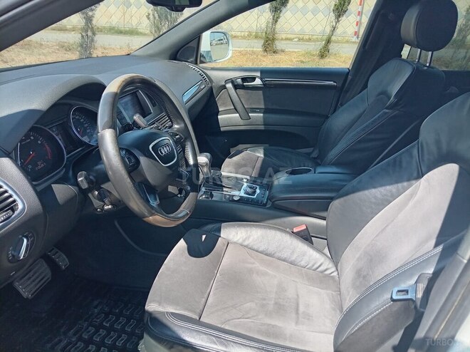 Audi Q7-5