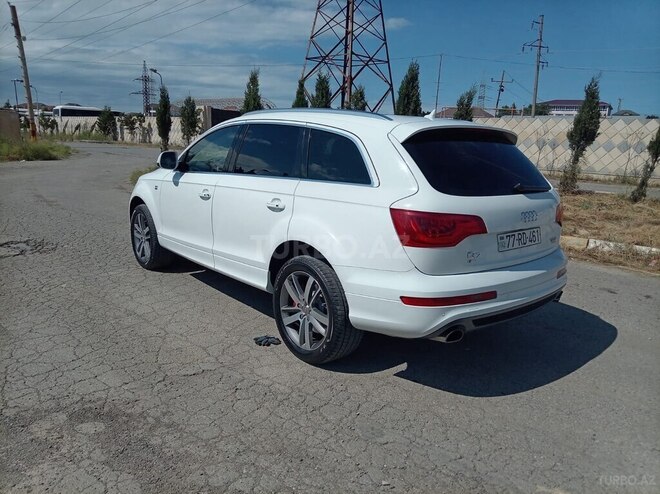 Audi Q7-6